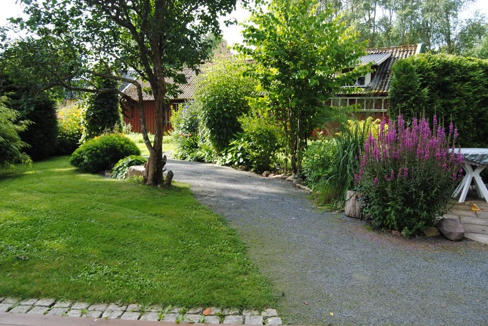 4. Anlagga Tradgard Hackar Rabatter